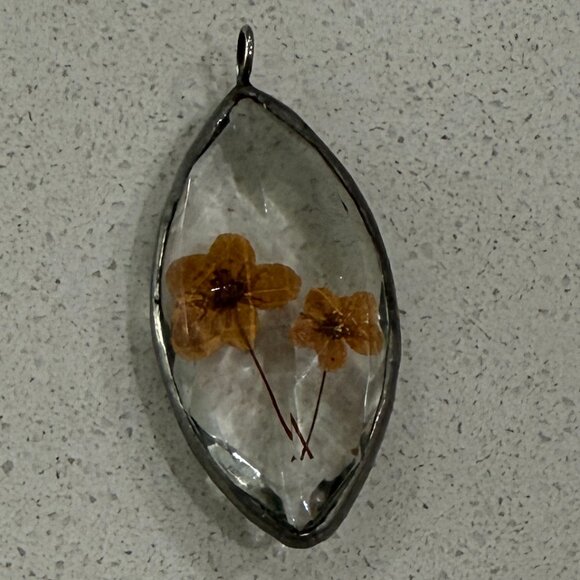 Vintage Faceted Glass Pendant with Pressed Flowers - Picture 3 of 4